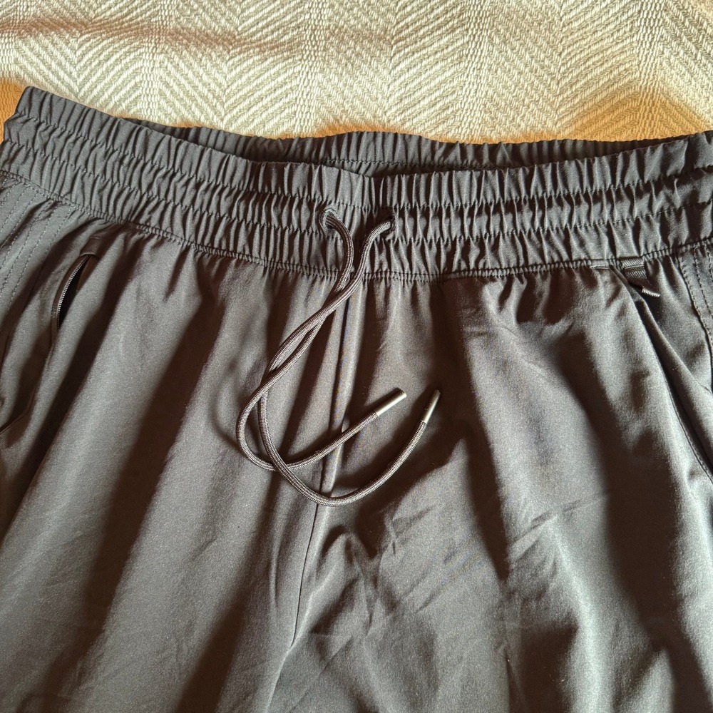 Athleta Avenue Wide Leg Crop Pant Black Size 14 Smocked Waist Travel Trousers - Picture 2 of 9